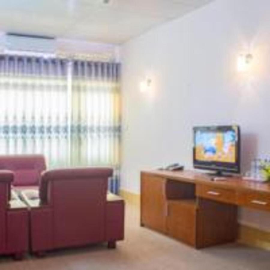 Khach San Ngan Hang - Bank Hotel ブンタオ エクステリア 写真