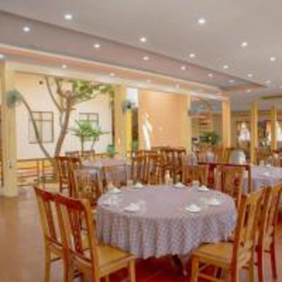 Khach San Ngan Hang - Bank Hotel ブンタオ エクステリア 写真